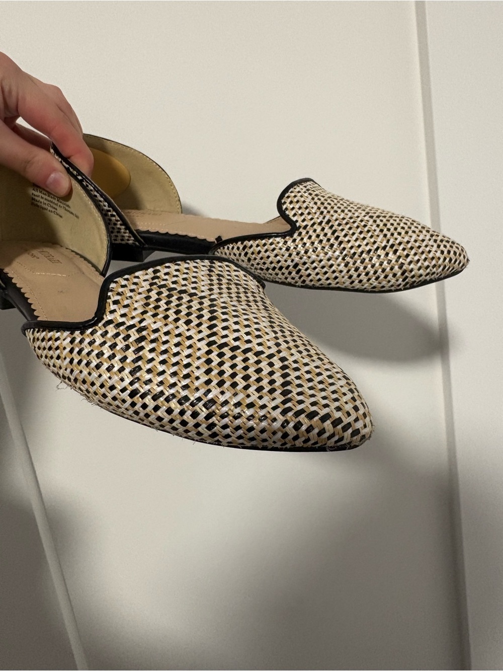 Isaac Mizrahi Cream Woven D'orsay Flats Women's Size 7 - Picture 3 of 13